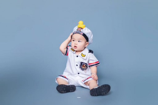 南通宝宝频繁使劲扭动哼唧